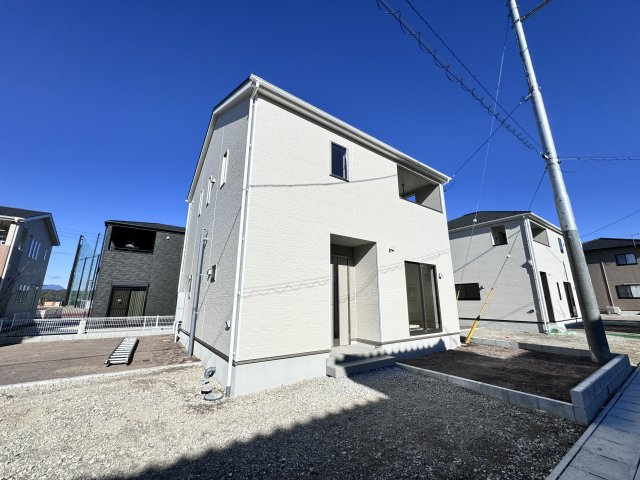 新築　高崎市吉井町下長根第2　クレイドルガーデン　2号棟の外観|現地写真　完成しました！ご内覧等、お気軽にお問合せください♪　							
