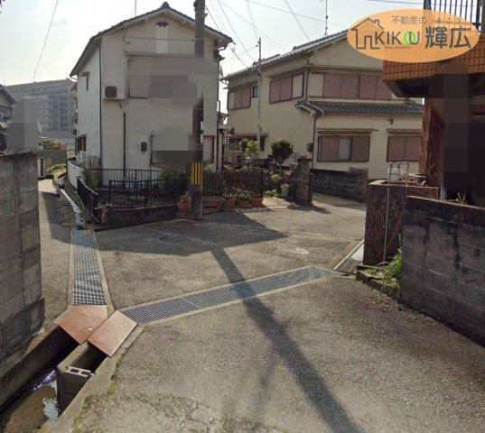 【前面道路含む現地写真】 | 明石市二見町福里　土地 | 前面道路は広々としておりますので、お車の運転が苦手な方でも安心ですね。