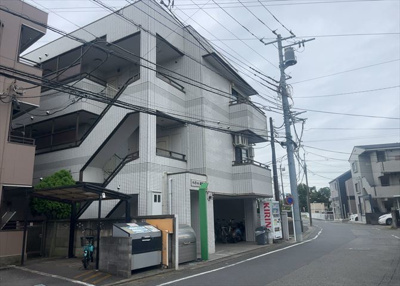 【外観】 | パレ・ドール淵野辺 | マンションの外観は非常に重要なポイントです！外観の善し悪しは資産価値に大きな影響を与えます。外観のいいマンションを購入することで、高値で売却がしやすく、買い手が見つかりやすいというメリットがあります。