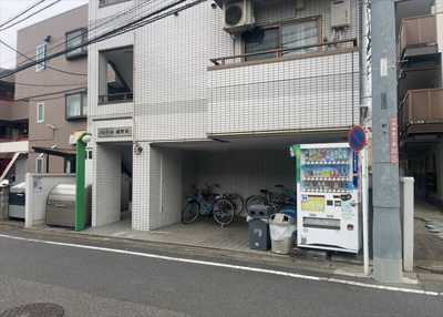 【現況写真】 | パレ・ドール淵野辺 | 眺望の良さを楽しめるダイニングキッチンで家族団らんの時間を過ごしてはいかがでしょうか。バルコニーから見える景色を家族で眺める時間は、時間が経つのを忘れてしまいそうですね。是非、現地を見に行きましょう！