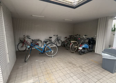 【駐輪場】 | パレ・ドール淵野辺 | マンションの駐輪場は、事前に空きがあるか確認を取ると安心です。せっかく入居したのに駐輪スペースがない！なんてことになったら大変ですよね。そこで、内見時や購入前にはまず事前に確認しておくと良いでしょう。