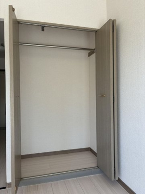 【収納】 | リバーシティ春日 | 別号室の写真になります。現況優先。