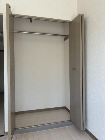 【収納】 | リバーシティ春日 | 別号室の写真になります。現況優先。