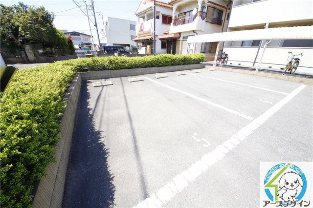 エコハイツ東加古川の駐車場