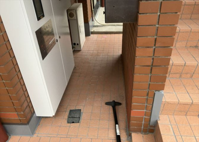 【設備】 | パレ・ドール町田上鶴間 | 共有部分は、住民なら誰もが使える設備のこと。例えば駐車場やエレベーター、インターネット設備、セキュリティ設備などがあります。他にも、マンションの廊下・外部階段やエントランス・ゴミ置き場などがあります。