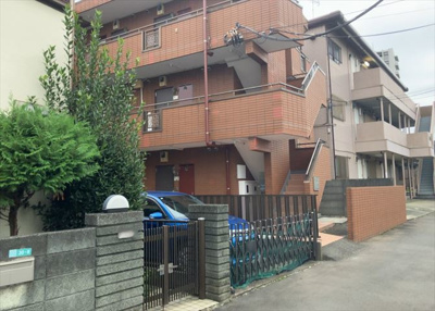 【外観】 | パレ・ドール町田上鶴間 | 隣家の土地はどうなっているのか、生活利便施設が近くにあるのか、学校まで近いかなど、お客様のライフスタイルにあわせたイメージが重要です。また、近くにあると困る施設が近くにないかも確認するといいでしょう。