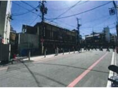 四条縄手貸店舗の外観