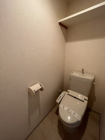 大阪市西区本田１丁目の賃貸マンションのトイレ|別部屋参考写真