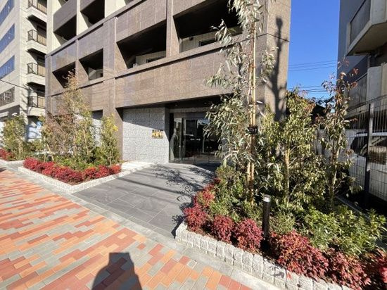 コンシェリア渋谷笹塚のエントランス