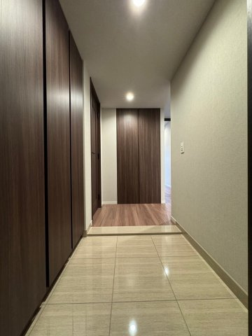 グランドメゾン大須ザ・タワーの玄関