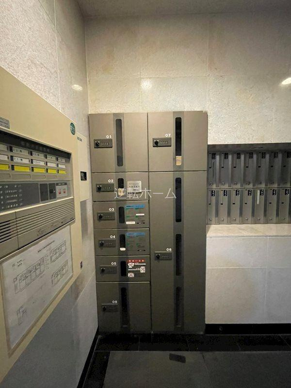 キャノンピア鶴舞のエントランス