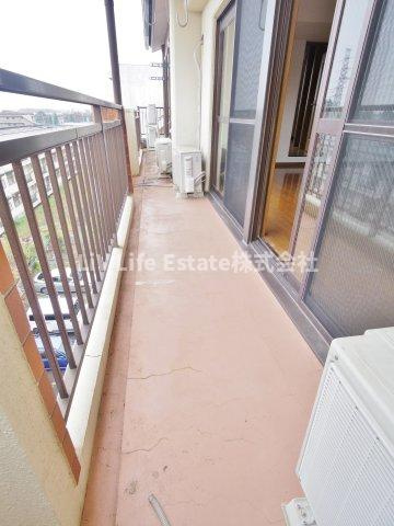 滝山房美ビルのバルコニー