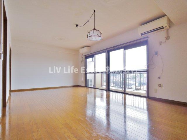 滝山房美ビルの居間・リビング