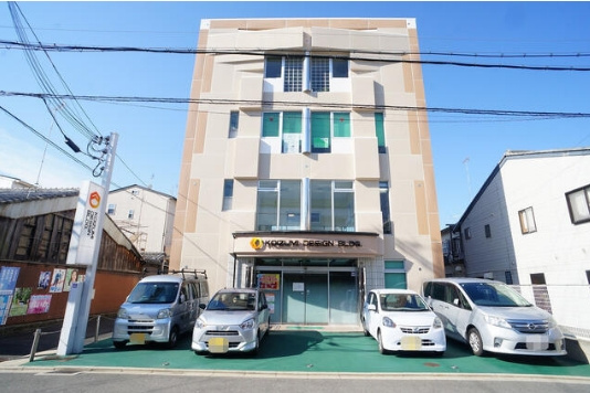 コイズミデザインビルの外観