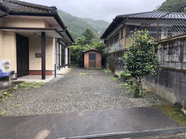 【駐車場】 | 都城市安久町 300万円 4DK