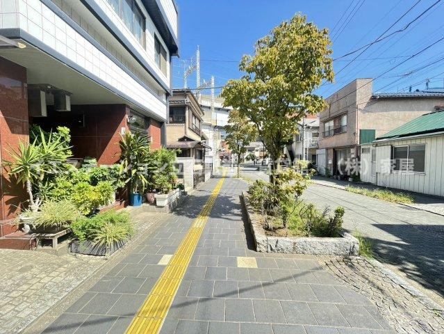 プラトウハウスのエントランス