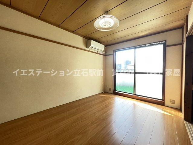 プラトウハウスの洋室