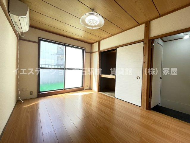 プラトウハウスの洋室