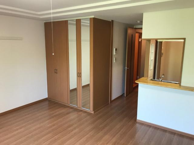 ファームハウス・ヒーローの居間・リビング|室内