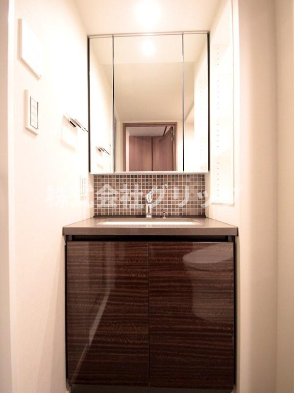 ザ・パークハビオ横浜関内の独立洗面台