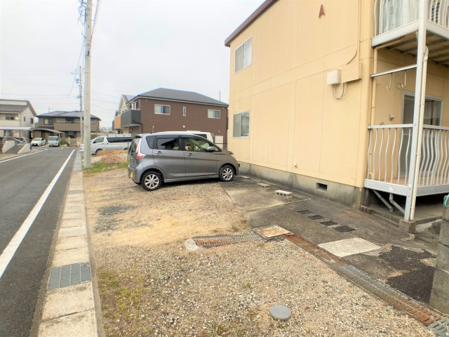 コーポ坂野A棟の駐車場