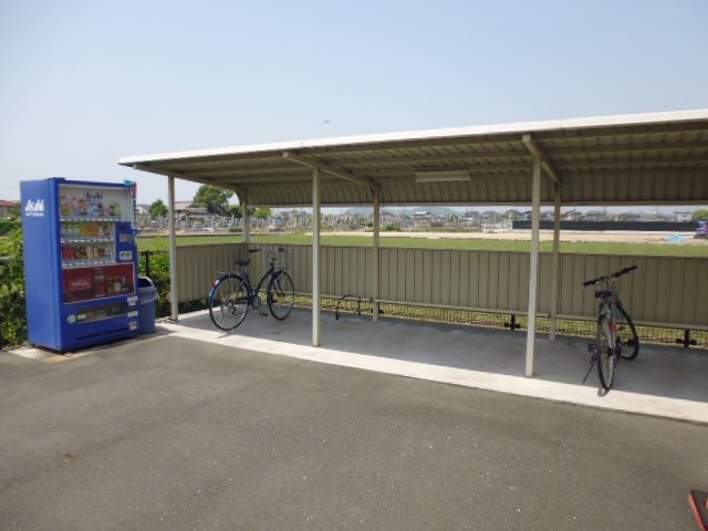 倉敷市連島町鶴新田のアパートのその他共用部分|駐輪場