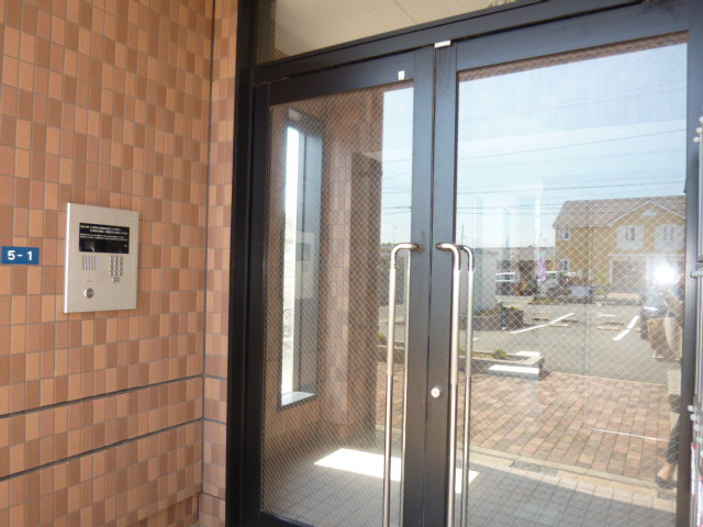 倉敷市北畝１丁目の賃貸マンションのエントランス
