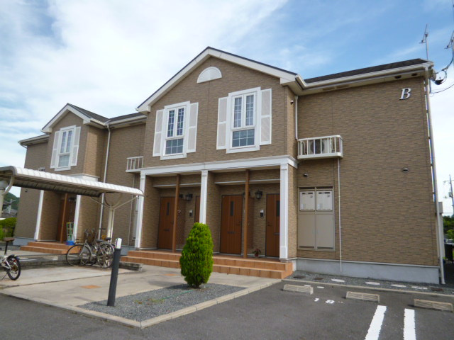 倉敷市東塚４丁目のアパート