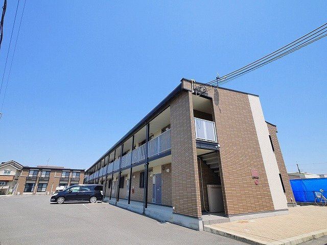 レオパレスヴィラージュＥの外観|外観は落ち着いています