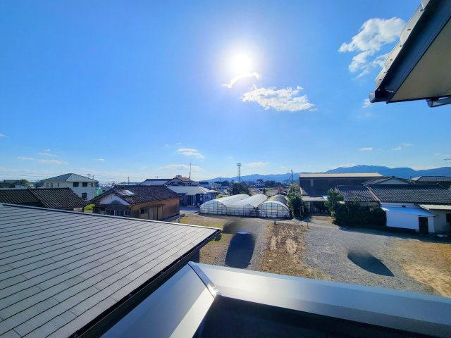 FelidiaGarden　宮崎市郡司分(2号棟）の展望|玄関からも明るい光が入ります。