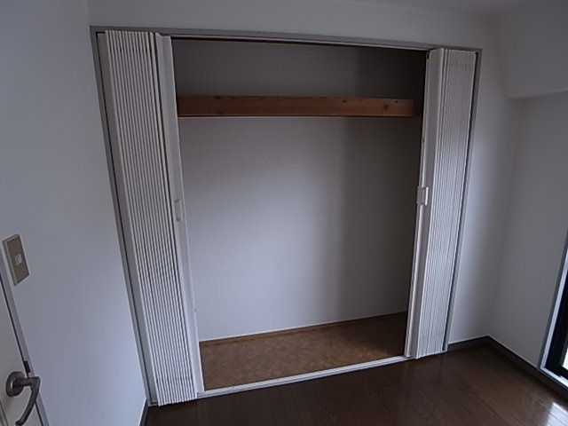 神戸市兵庫区水木通９丁目の賃貸マンションの収納|クローゼット