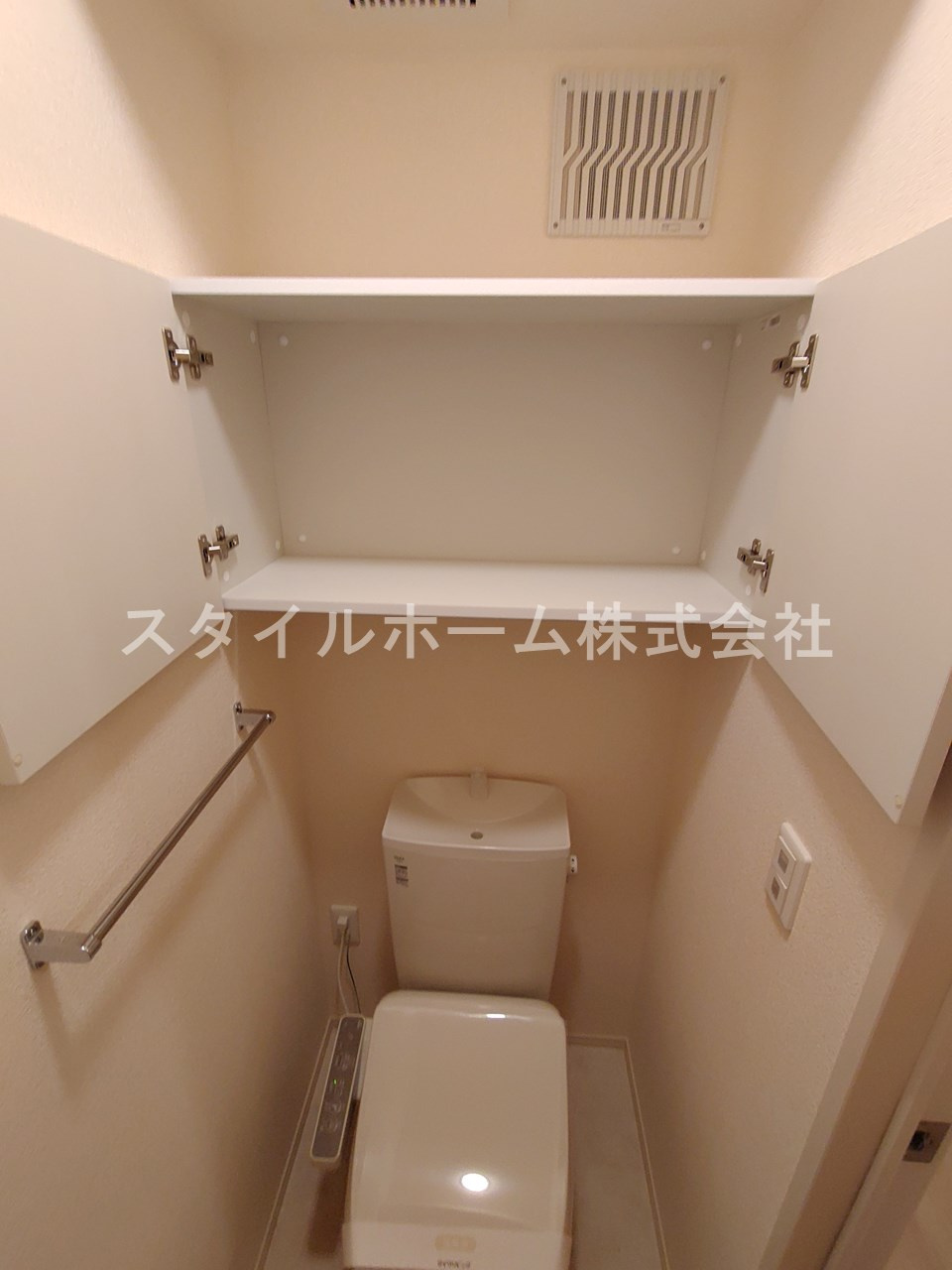 ヴィダ　フェリィス三番館のトイレ|別部屋写真です。