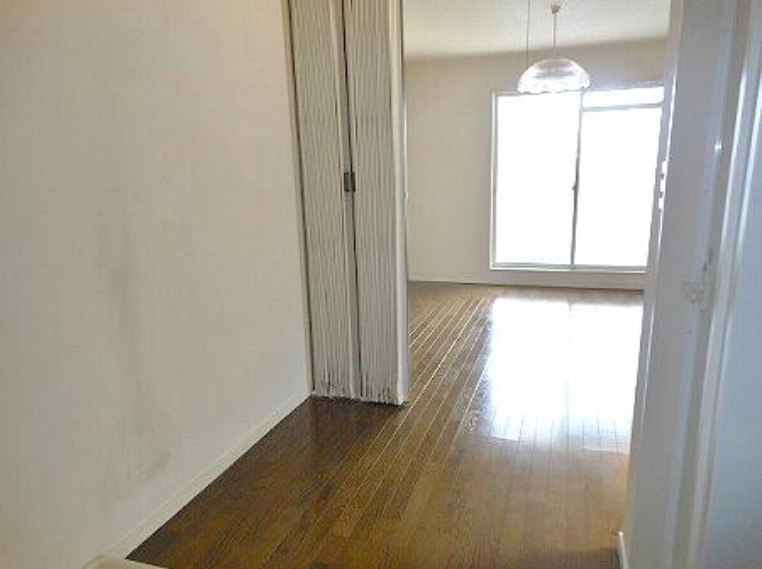 ハイツ本山南の居間・リビング