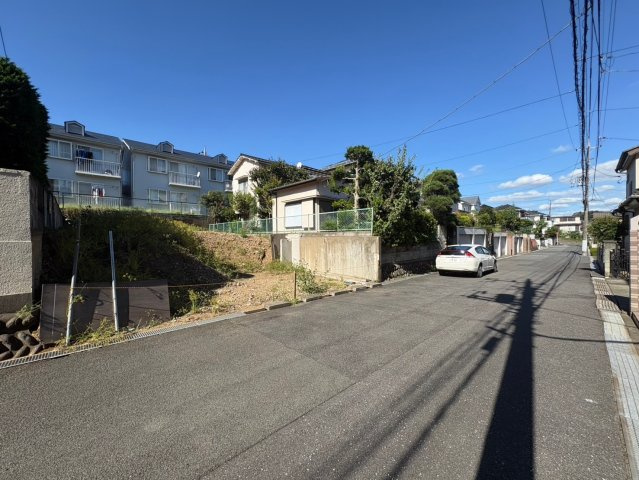 川越市稲荷町　建築条件なし売地　東武東上線『新河岸駅』徒歩18分　【高階南小学区】の前面道路含む現地写真