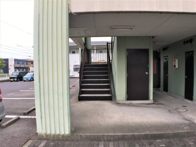 【エントランス】 | Limpiaかみわだ | 落ち着いたエントランスです