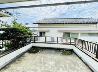 【バルコニー】 | 甲府市西田町　平成8年築中古戸建　甲府駅徒歩29分 車2台 | 広々ルーフバルコニー