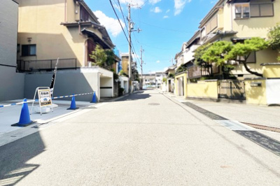 【前面道路含む現地写真】 | 宇治市宇治半白　新築戸建 | 前道は6ｍと広く車の運転が苦手な方でも安心して駐車出来ますね！