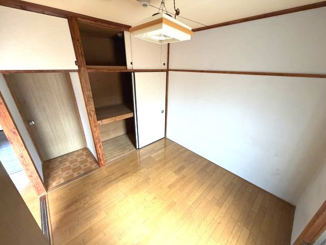 アタゴコーポラスの洋室|広々とした洋室です