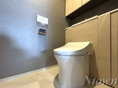 【トイレ】 | グランパセオ名駅那古野 | 落ち着いた色調のトイレです