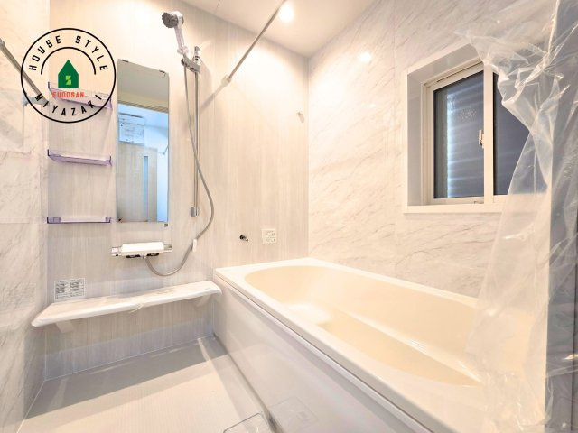 宮崎市田野町井倉モデル（3号棟）の浴室|1日の疲れを癒してくれる広々バスルーム。雨の日のお洗濯にも大活躍な浴室乾燥機付です！