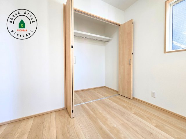 宮崎市田野町井倉モデル（3号棟）の収納|洋服や大きな荷物が多い方や人数の多いご家族などは、一般的なクローゼットよりもウォークインクローゼットのほうが使い勝手が良いです。