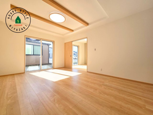 宮崎市田野町井倉モデル（3号棟）の居間・リビング|多くの時間を過すことになるリビングだからこそ、いつも穏やかな空間・解放感が味わえ毎日が充実します。