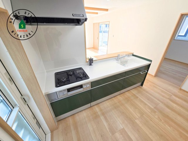 宮崎市田野町井倉モデル（3号棟）のキッチン|ご家族を近くに感じられる対面キッチンのLDK。会話もはずみそうですね。