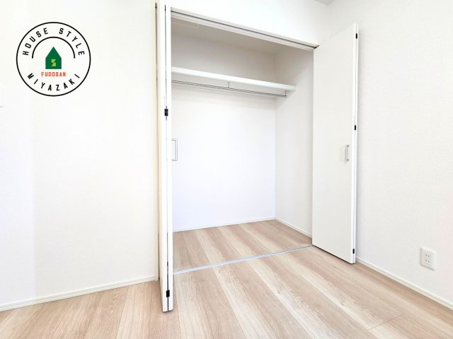 宮崎市田野町井倉モデル（4号棟）の収納|洋服や大きな荷物が多い方や人数の多いご家族などは、一般的なクローゼットよりもウォークインクローゼットのほうが使い勝手が良いです。