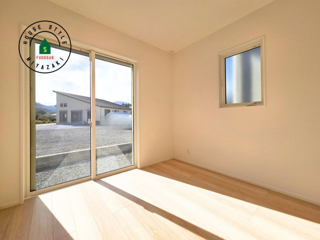 宮崎市田野町井倉モデル（4号棟）の洋室|将来的に、琉球畳を引きまして和室風にすることも可能です。