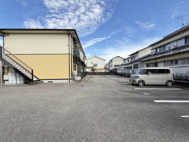 IVY COURTB棟の駐車場