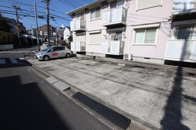 敷地内駐車場（有料・要空き確認）