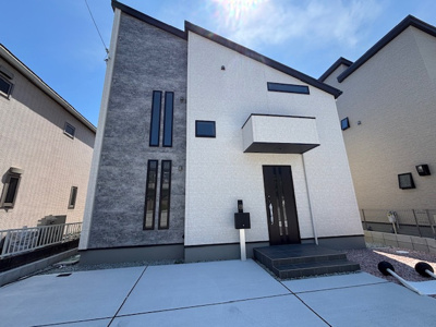 【外観】 | 明石市上ノ丸3丁目　新築戸建B号棟　仲介手数料無料！ | きれいな外観です