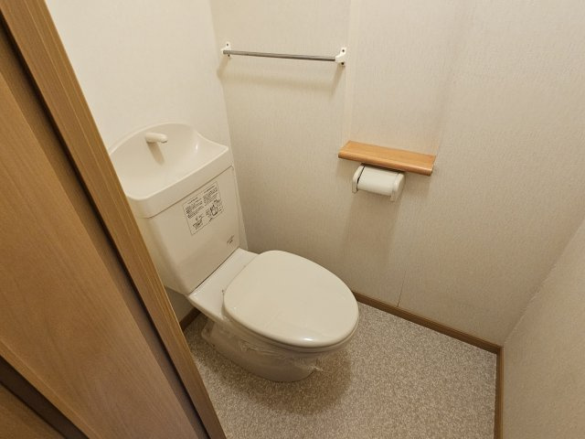 三木市平田のアパートのトイレ
