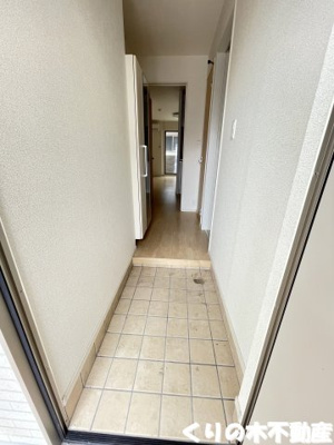 【玄関】 | グランディール本町Ａ | 明るい玄関です